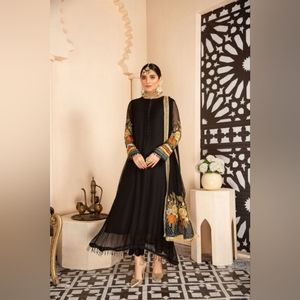 Gul Warun Pakistani Dress